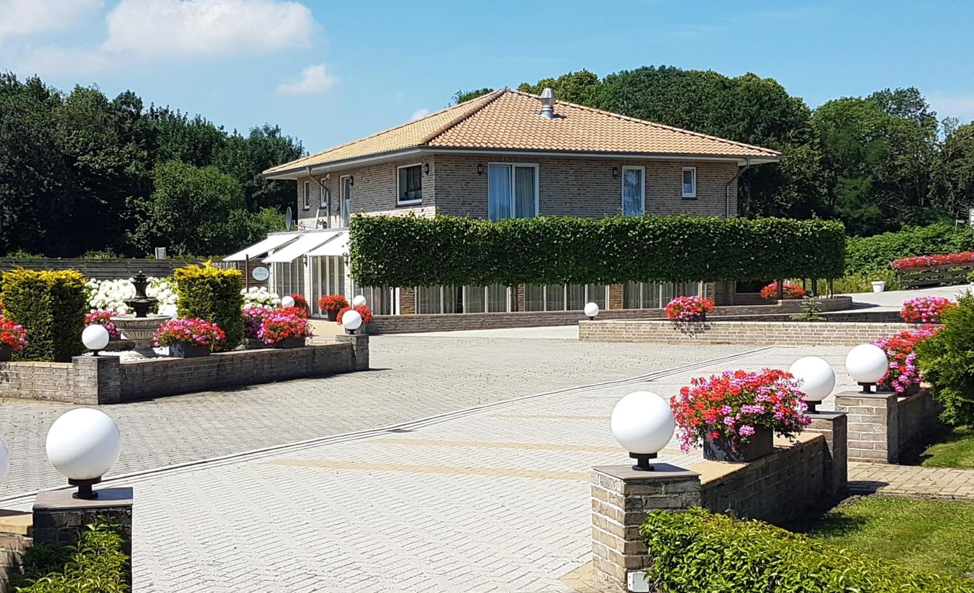 Bunde  Hotel Garni Am Lindenhof Bunde מראה חיצוני תמונה